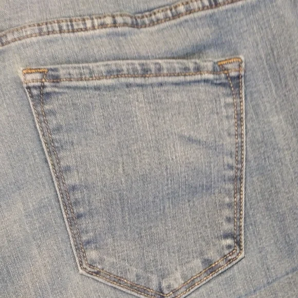 Old Navy Light Wash Curvy Boot-Cut Jeans Size 14 Short - Picture 4 of 9